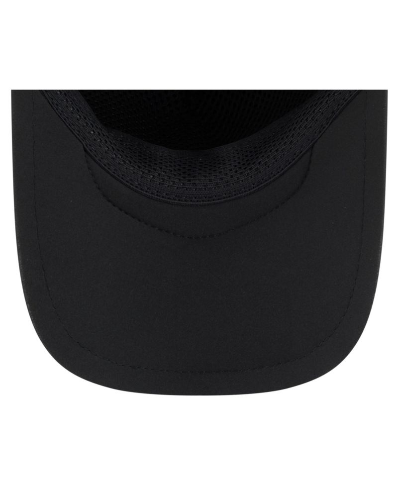 Men's Black Washington Commanders 2026 Sideline Apex 9FORTY Adjustable Trucker Hat