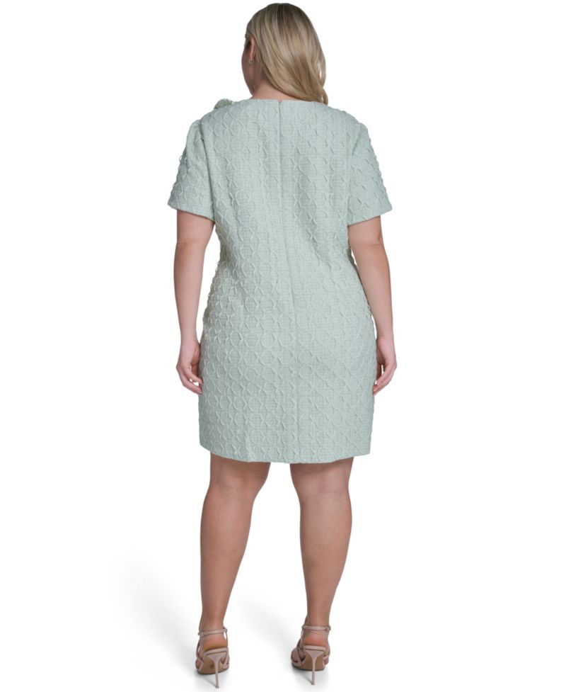 Plus Size Appliqu&eacute; Detail Short Dress