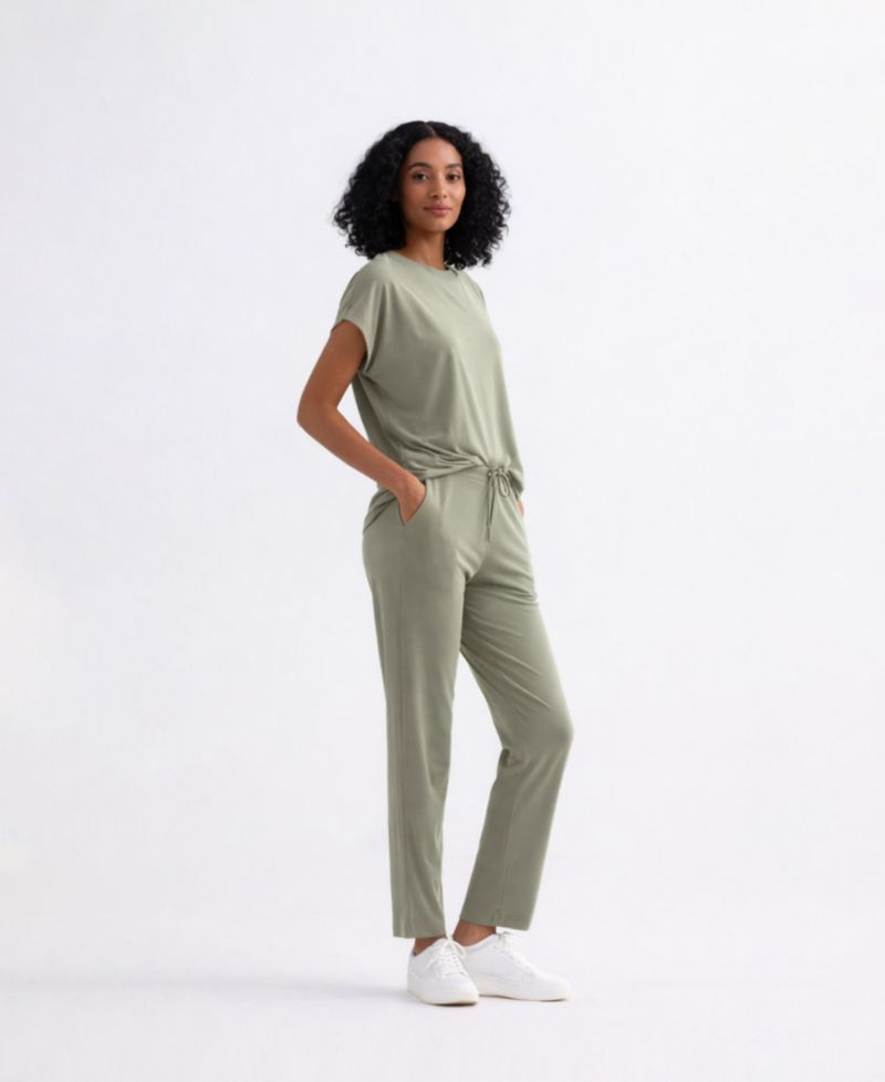 Women's Relaxed Tee in Olive