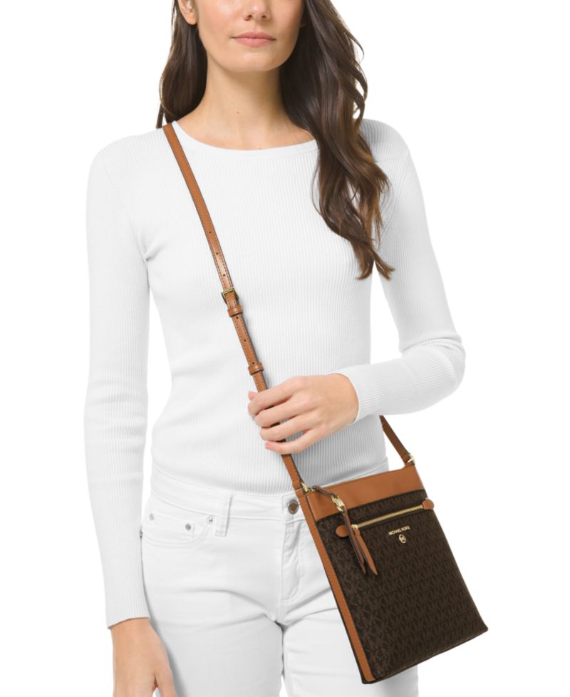 Logo Jet Set Charm Small North South Flat Crossbody