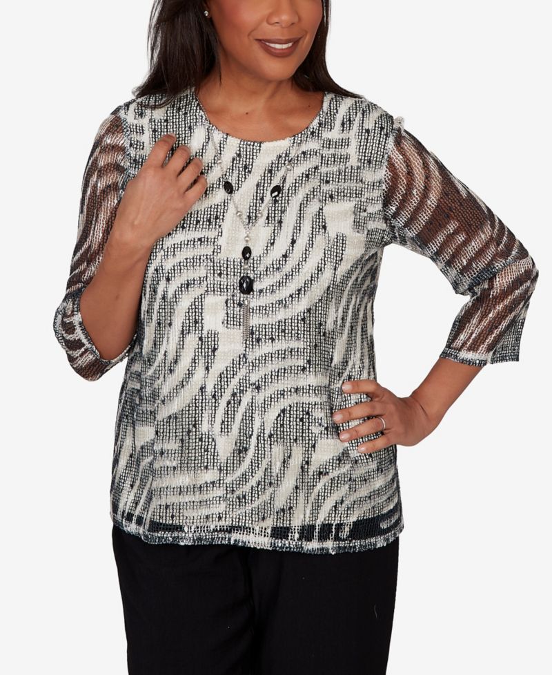 Women's Detail Driven Animal Popcorn Embellished Top with Necklace