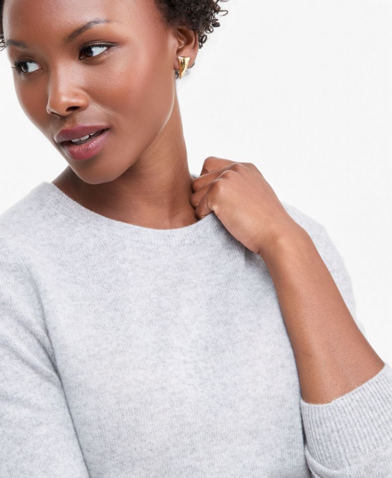 100% Cashmere Women's Petite Long-Sleeve Crewneck Sweater