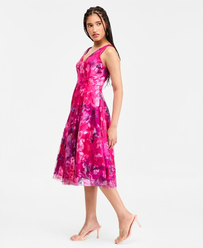 Women's Sleeveless V-Neck Dress