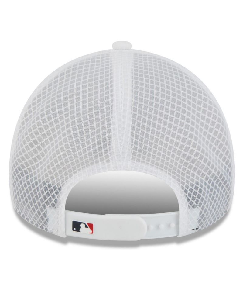Men's White Boston Red Sox 2026 Batting Practice Apex 9FORTY Adjustable Trucker Hat