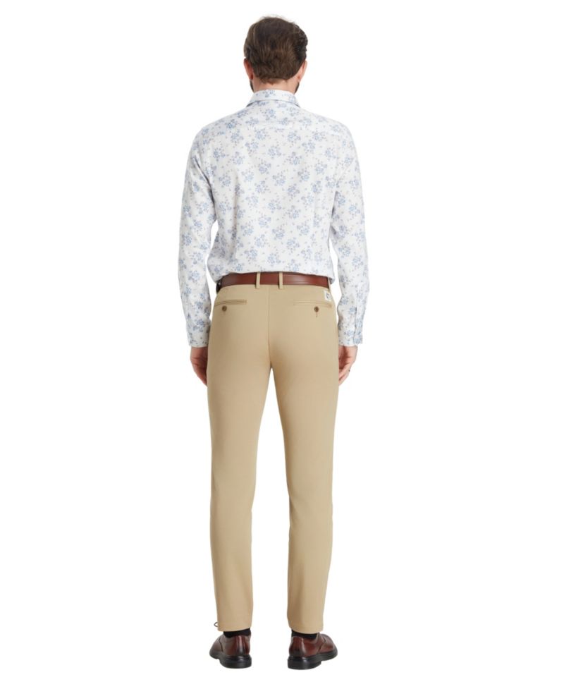 Men's Slim-Fit Spread Collared Dress Shirt