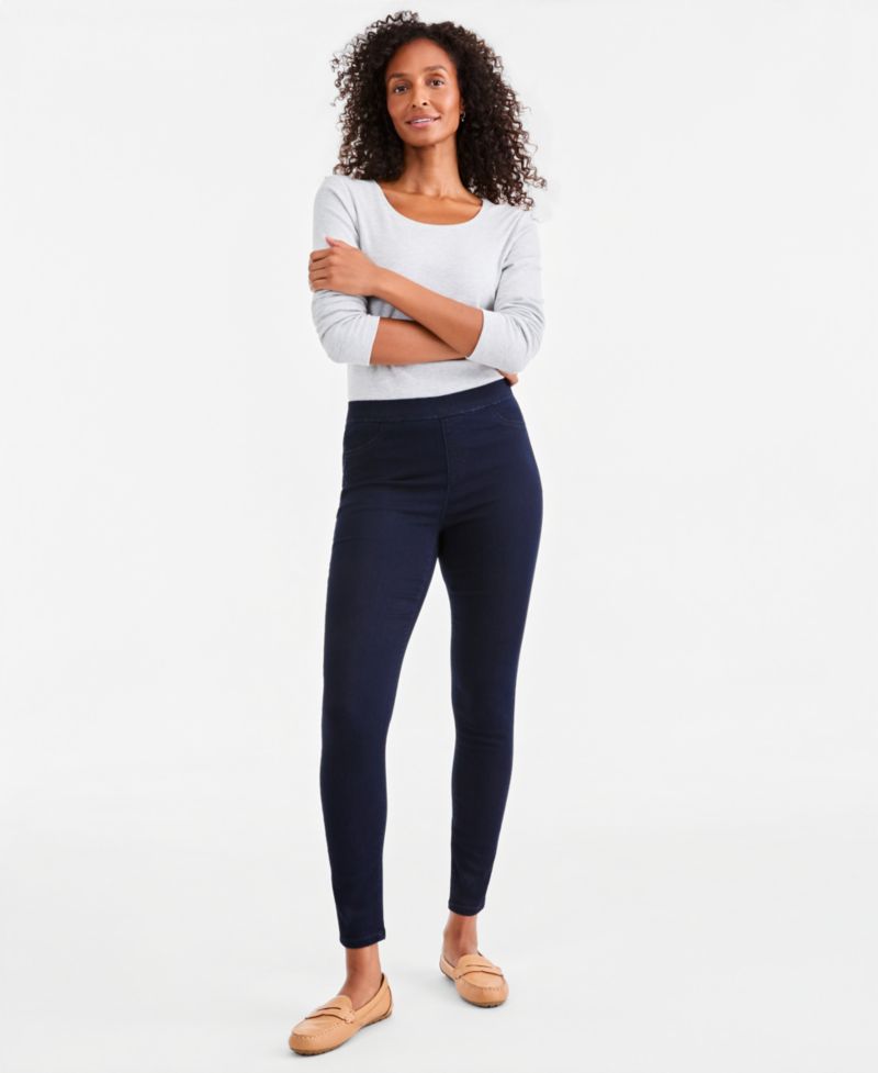 Petite Mid-Rise Pull On Jeggings