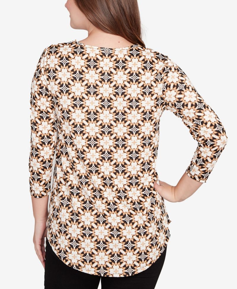 Petite Mesh Textured Geo Puff Print Top