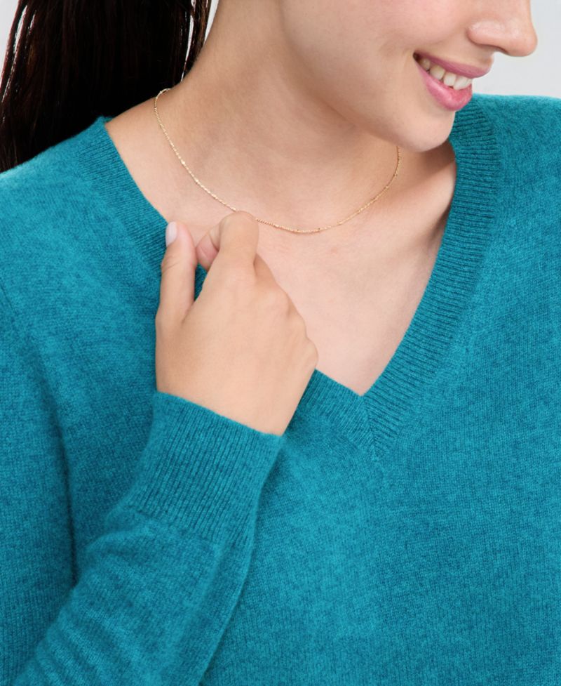 100% Cashmere Petite V-Neck Long-Sleeve Sweater