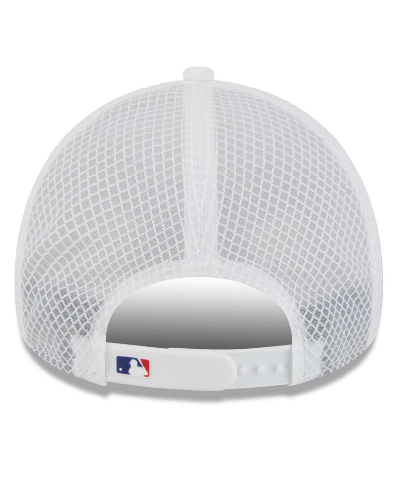 Men's White Los Angeles Dodgers 2026 Batting Practice Apex 9FORTY Adjustable Trucker Hat