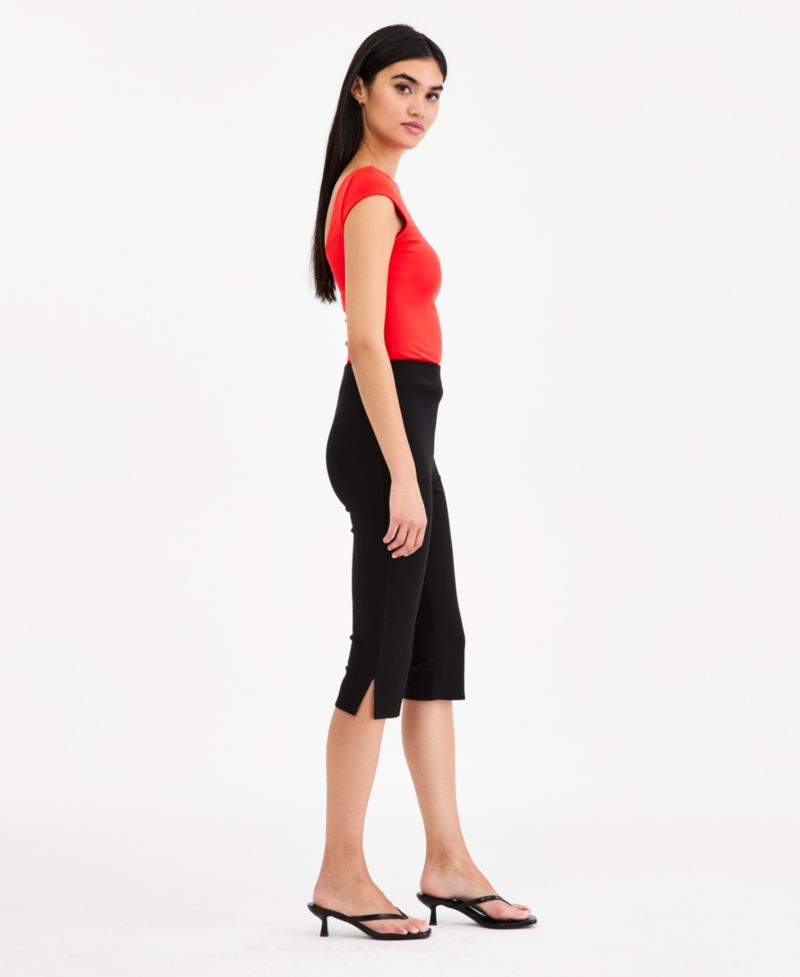 Women's Pull-On Capri Pants