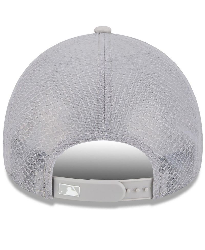 Men's Gray Los Angeles Dodgers 2026 Batting Practice Apex 9FORTY Adjustable Trucker Hat