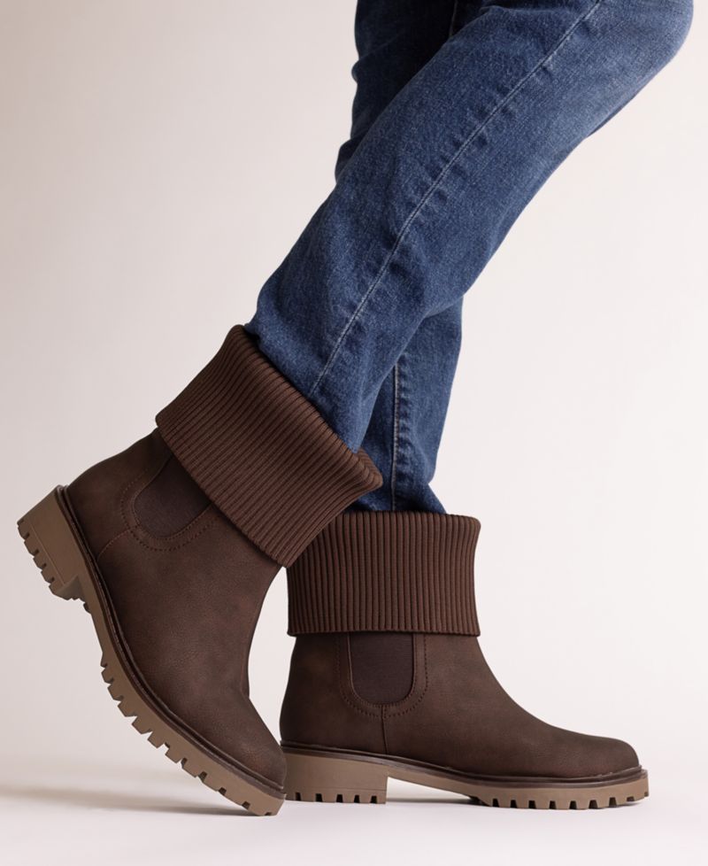 Women's Isabeau Casual Comfort Chelsea Boots