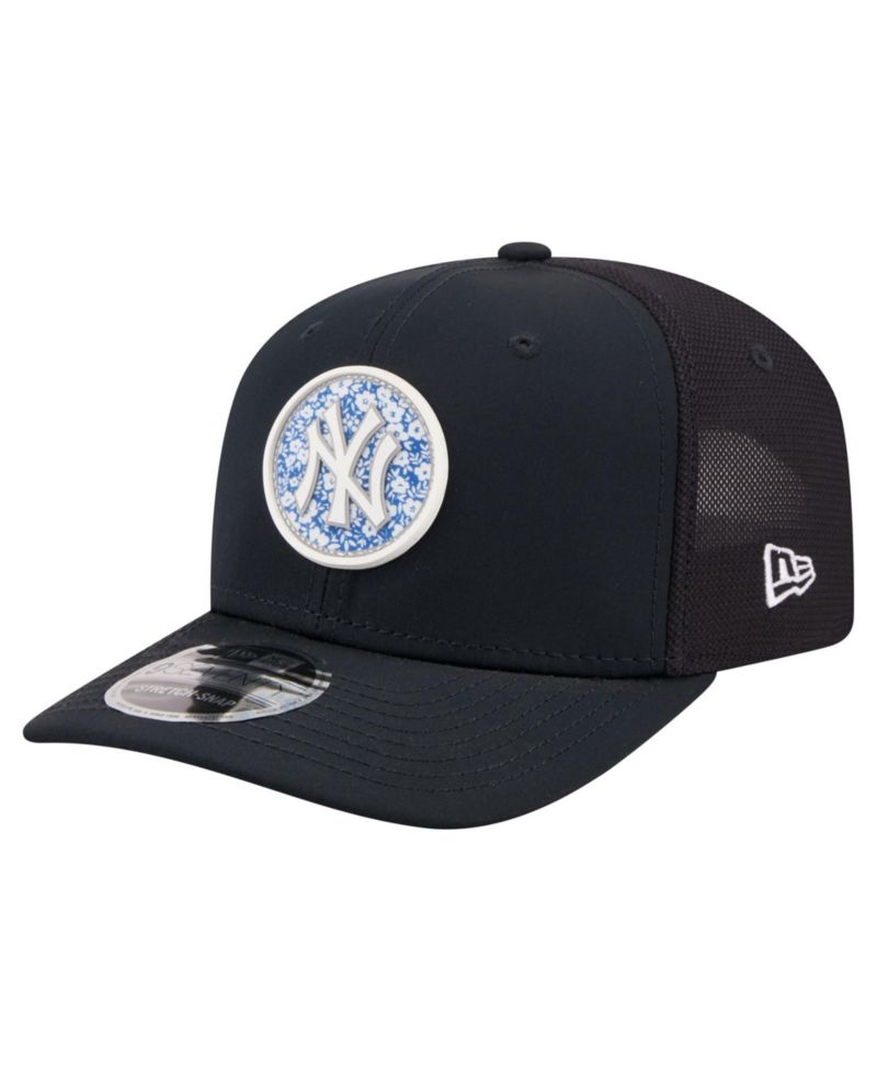 Men's Navy New York Yankees Floral Patch 9SEVENTY Adjustable Hat