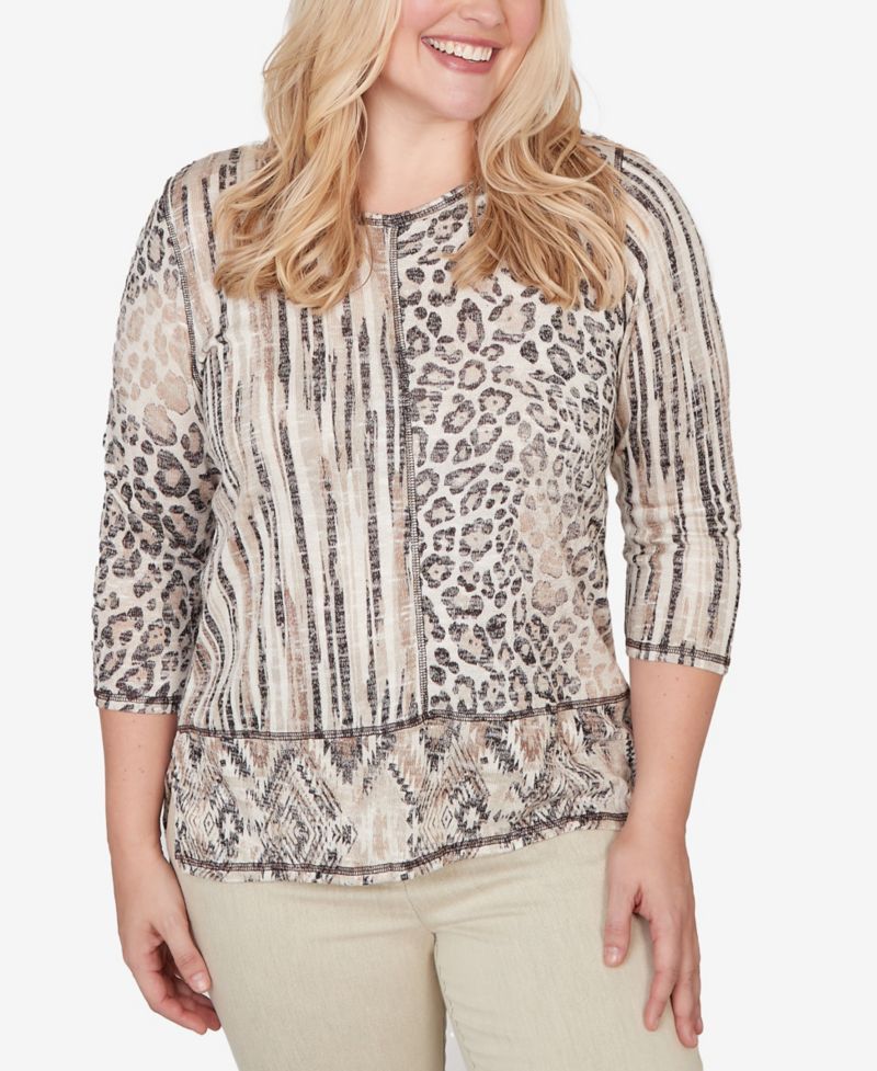 Women's Detail Driven Spliced Aztec Animal Skin Crewneck Top