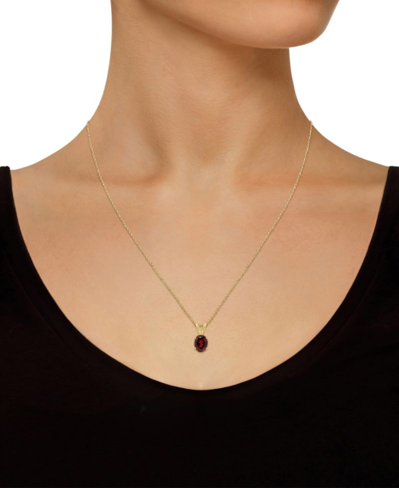 Garnet (1-1/2 ct.t.w) Pendant Necklace 14K Yellow Gold