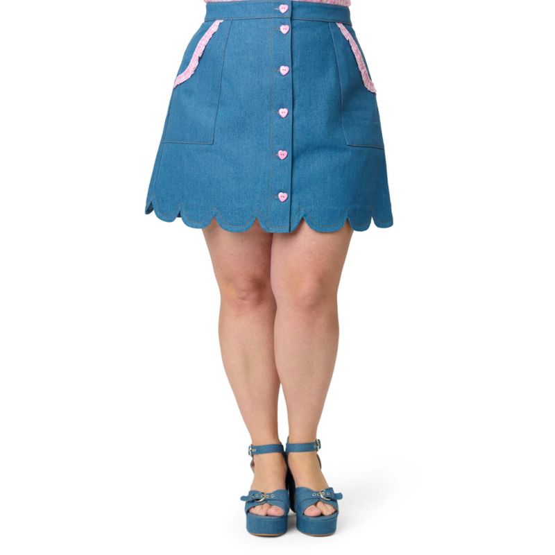 Plus Size Scallop Hem Mini Skirt