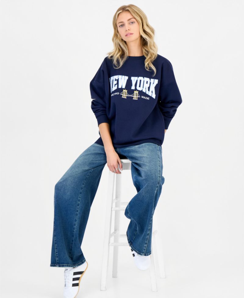 Juniors' Oversized Embroidered Fleece Sweatshirt