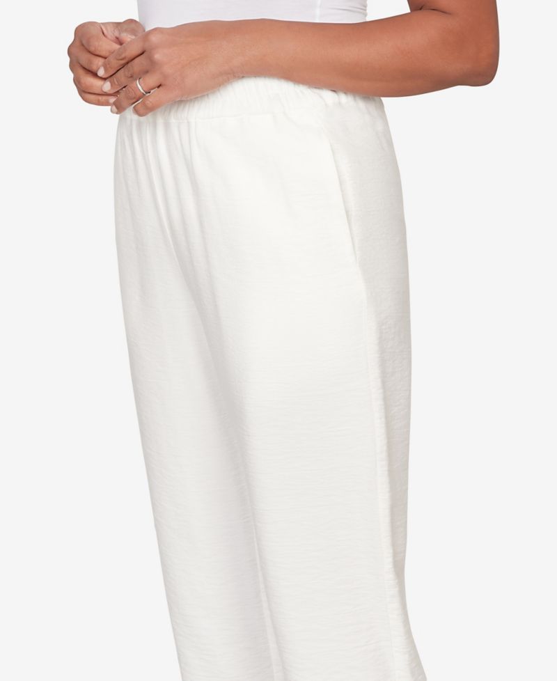 Petite Crowd Pleaser Floral Embroidered Relaxed Capri Pants