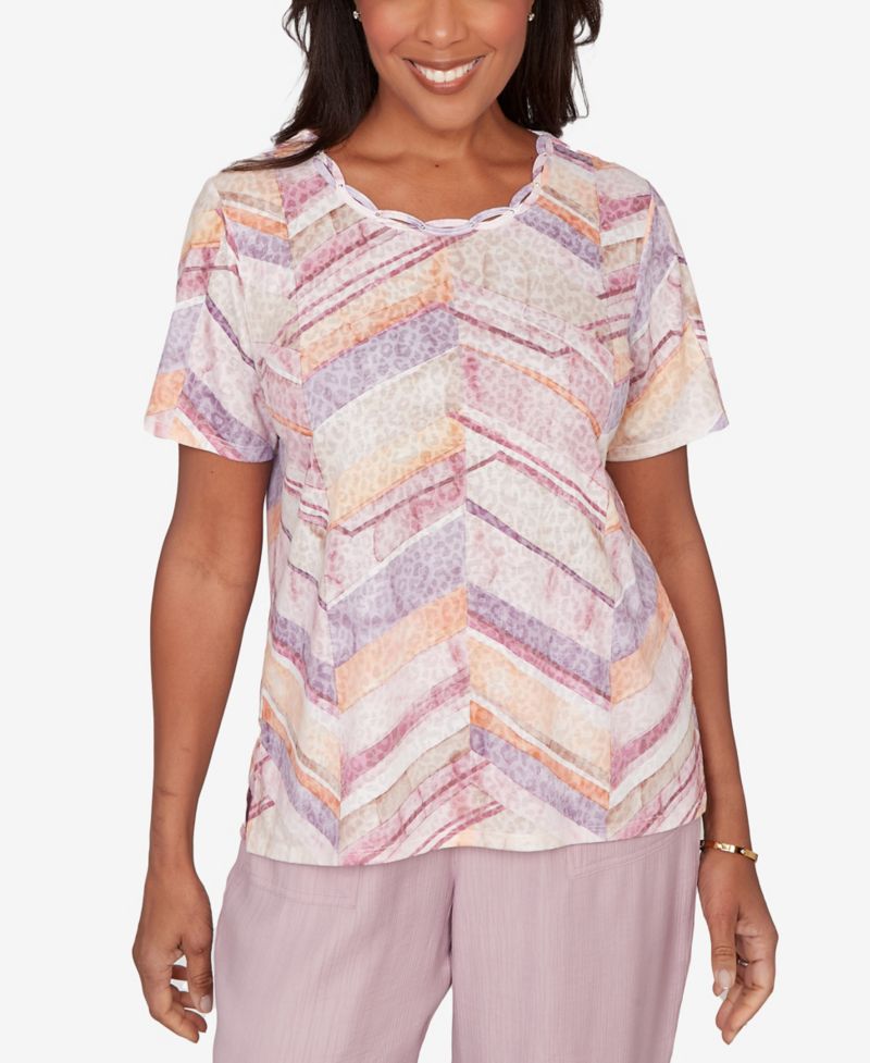 Women's Vintage Charm Chevron Geometric Short-Sleeve T-Shirt