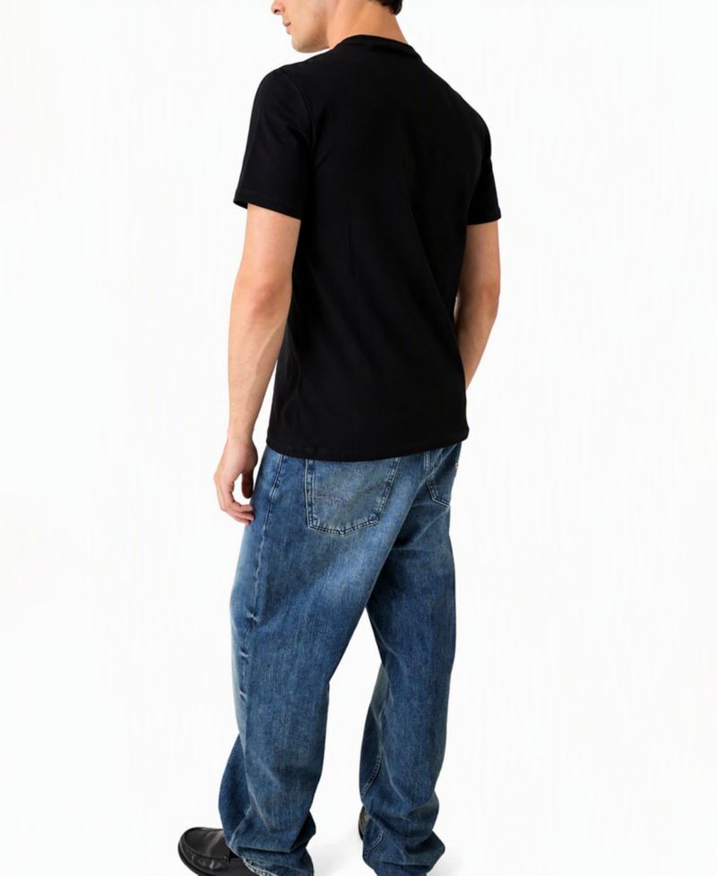 Men's Triangle Spray Graphic T-Shirt