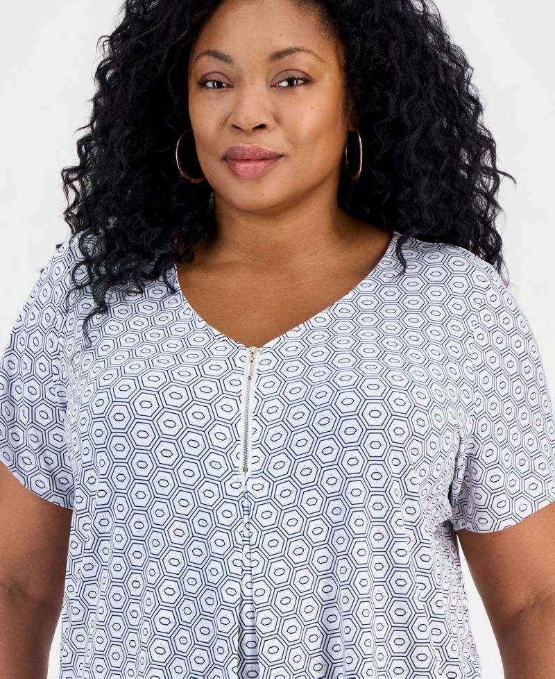 Petite V-Neck Pull-On Top
