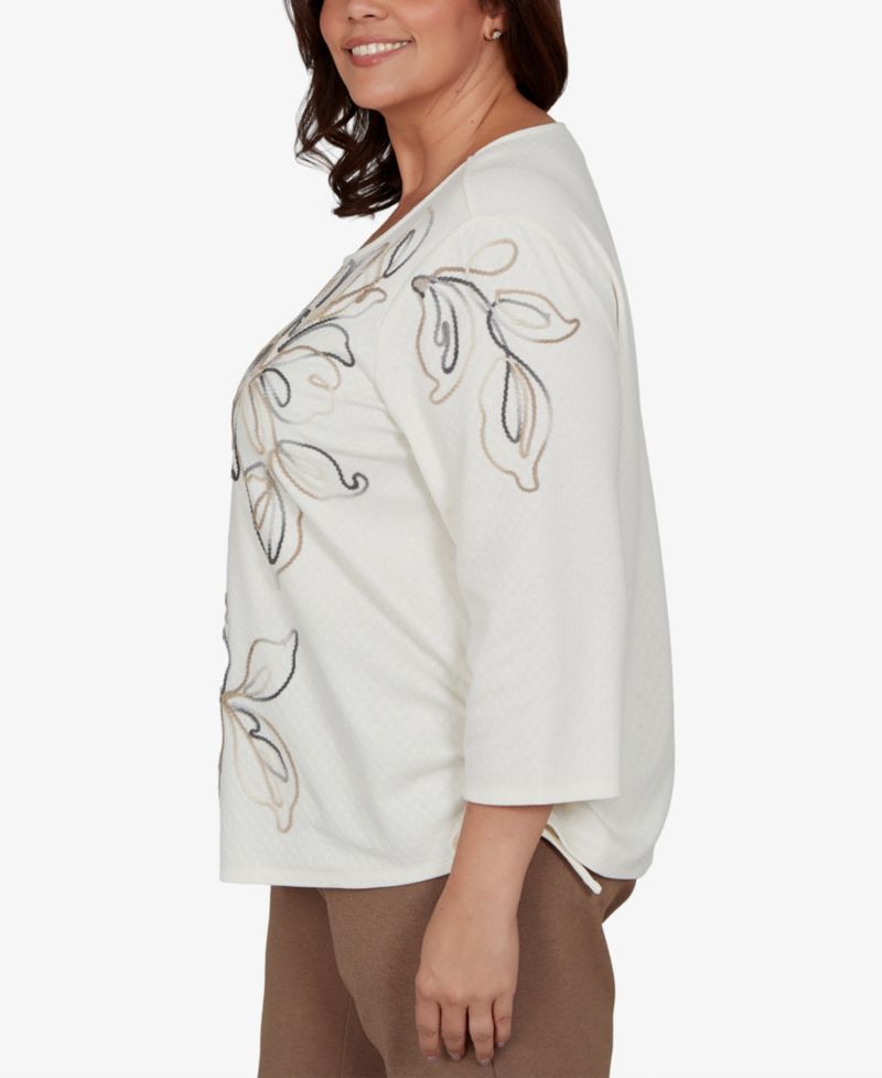 Plus Size Floral 3/4-Sleeve Top