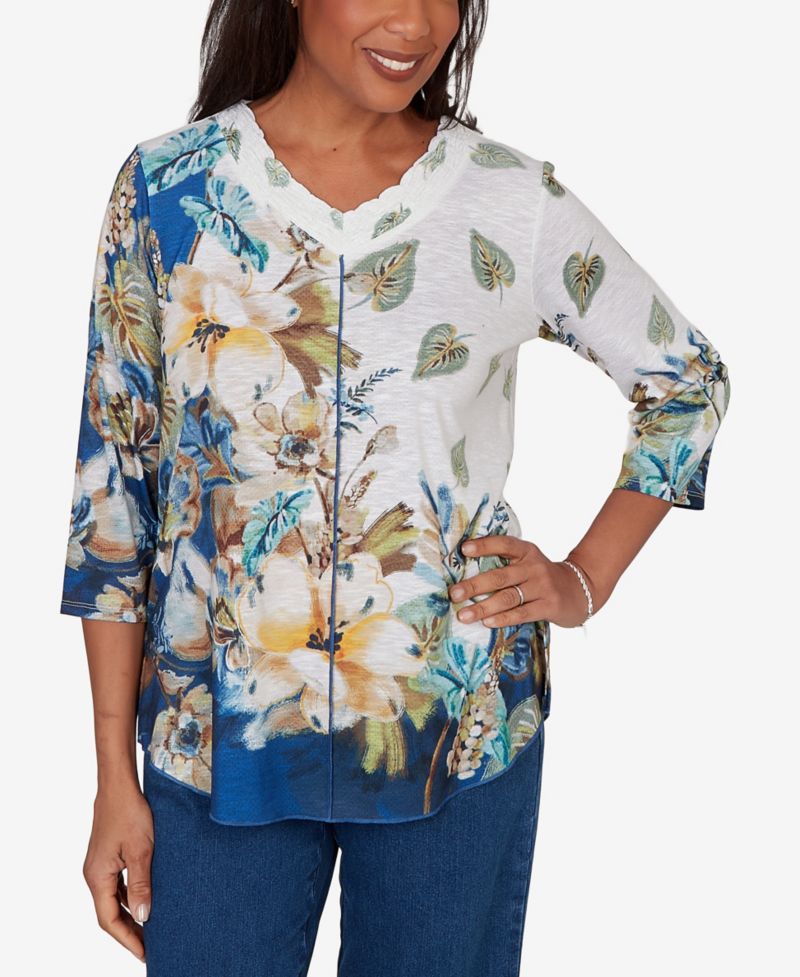 Petite Placed Texture Floral Knit Top
