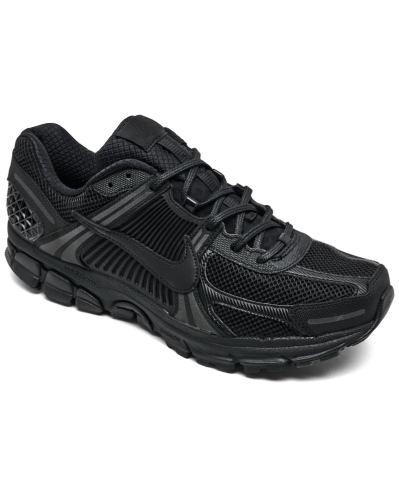 Мужские повседневные кроссовки Zoom Vomero 5 от Finish Line