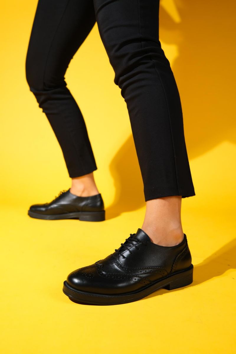 Women's Lace-Up Leather Oxford with Block Heel
