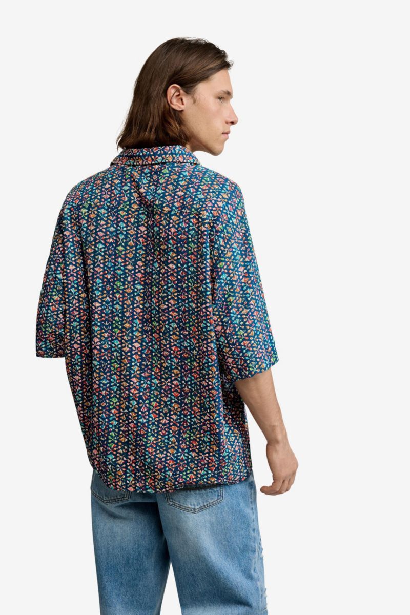 Men's Short-sleeve shirt with ethnic embroidery