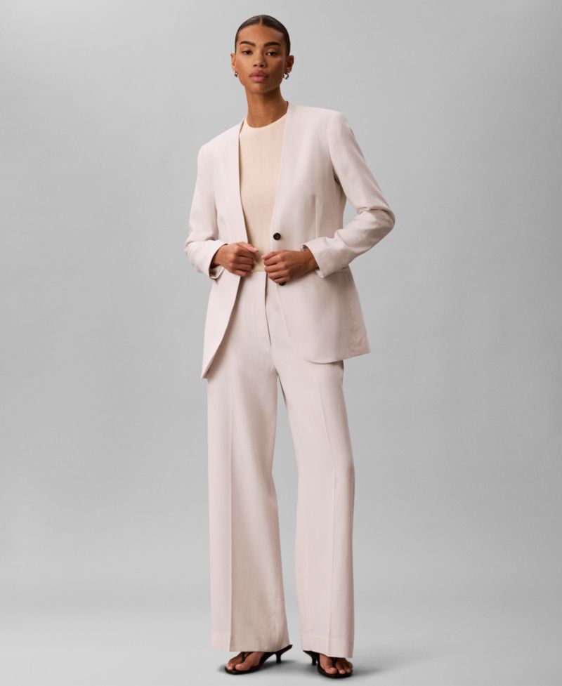 Women's Classic Fit V-Neck Blazer
