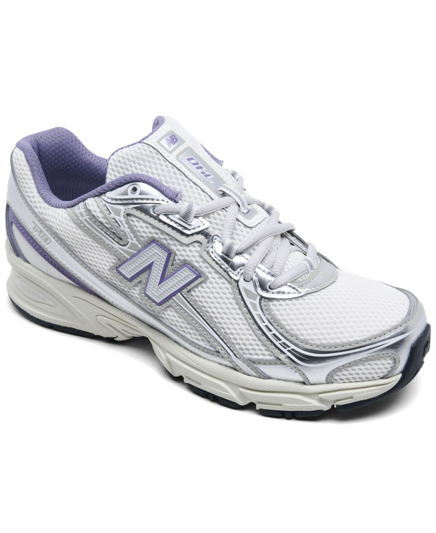 740 Повседневных кроссовок от Finish Line