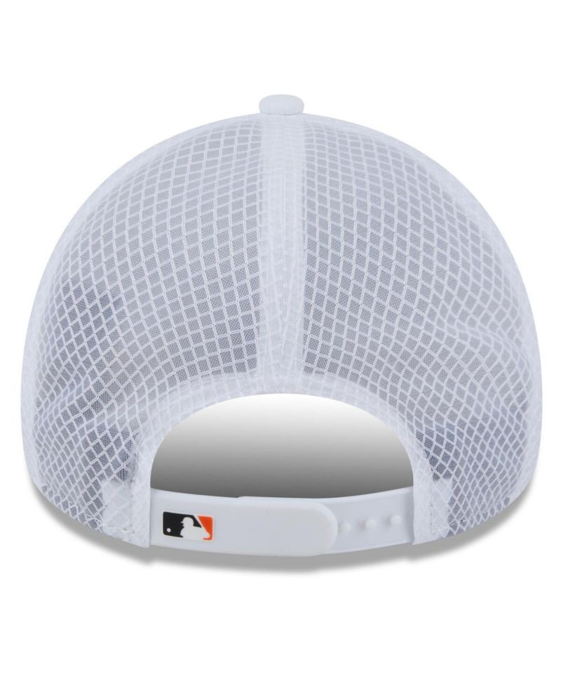 Men's White San Francisco Giants 2026 Batting Practice Apex 9FORTY Adjustable Trucker Hat
