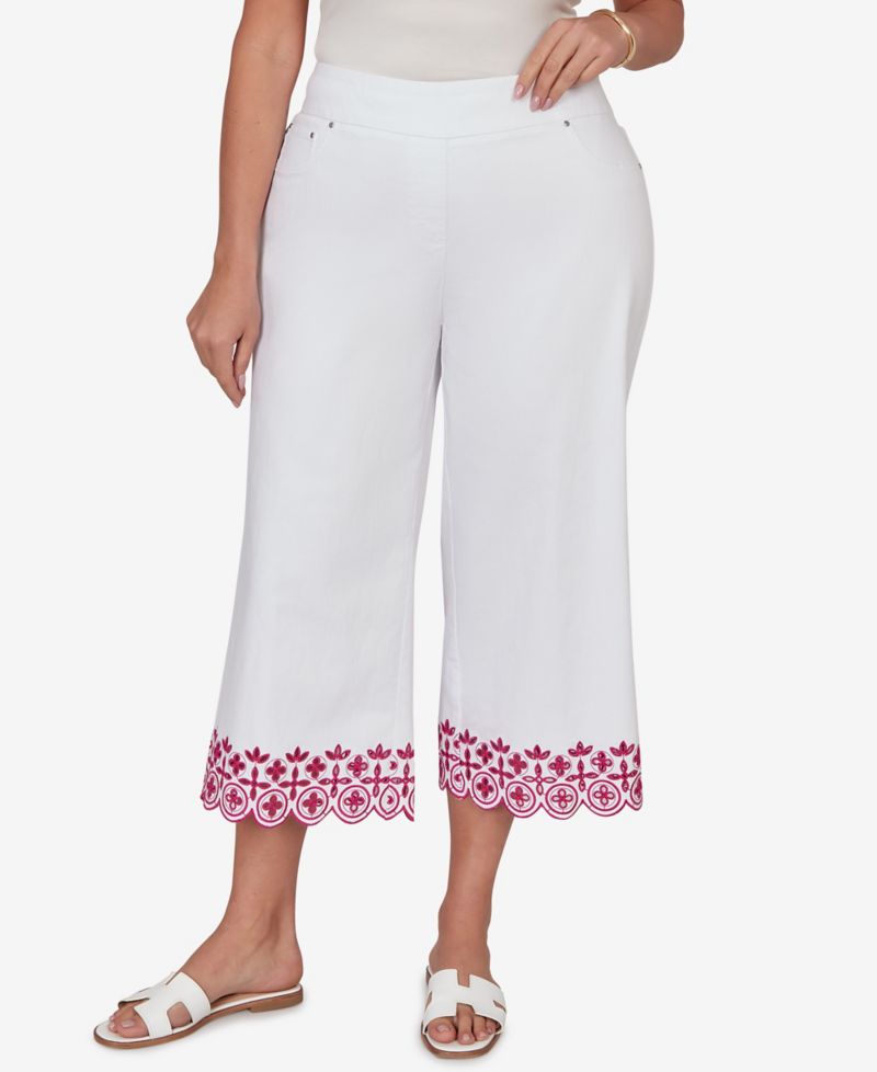Plus Size Embroidered Hem Colored Denim Pull-On Capri Pants