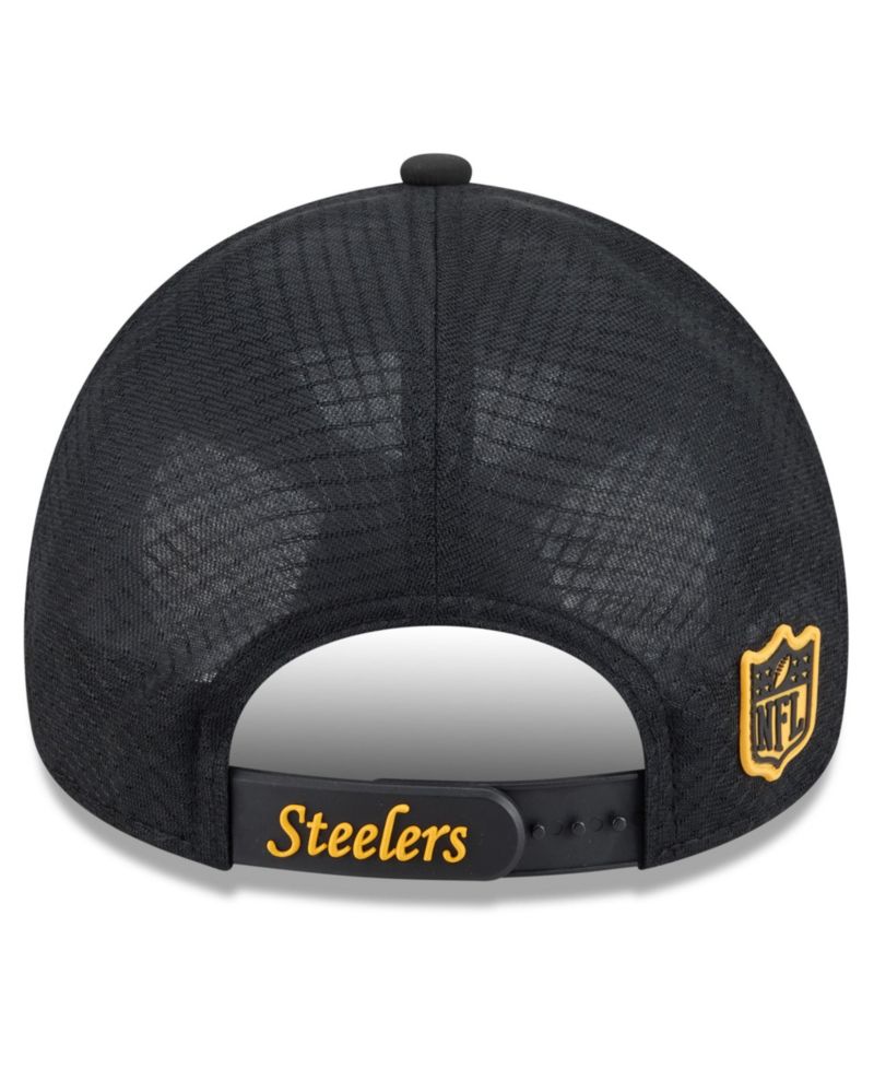 Men's Black Pittsburgh Steelers 2026 Sideline Throwback Apex 9FORTY Adjustable Trucker Hat
