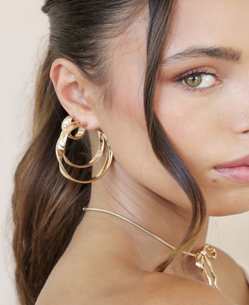Heirloom Twist Medium Hoops Earrings