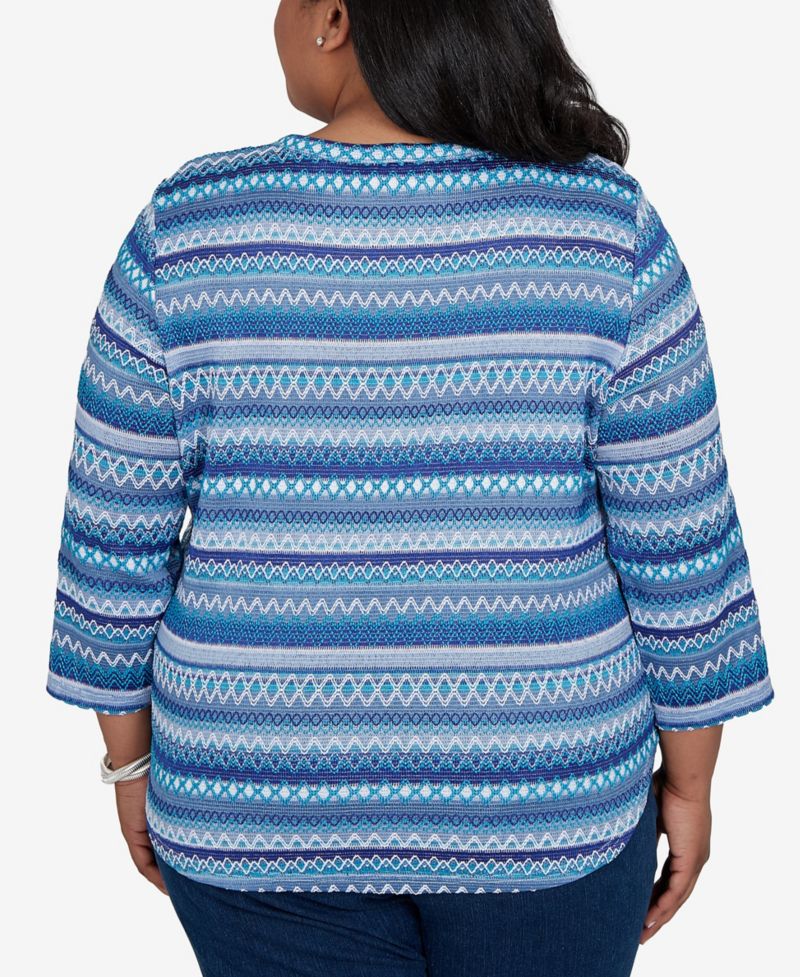 Plus Size Classic Textured Stripe Knit Top with Necklace