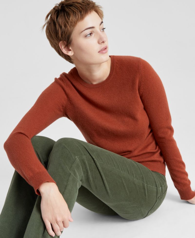 100% Cashmere Women's Petite Long-Sleeve Crewneck Sweater
