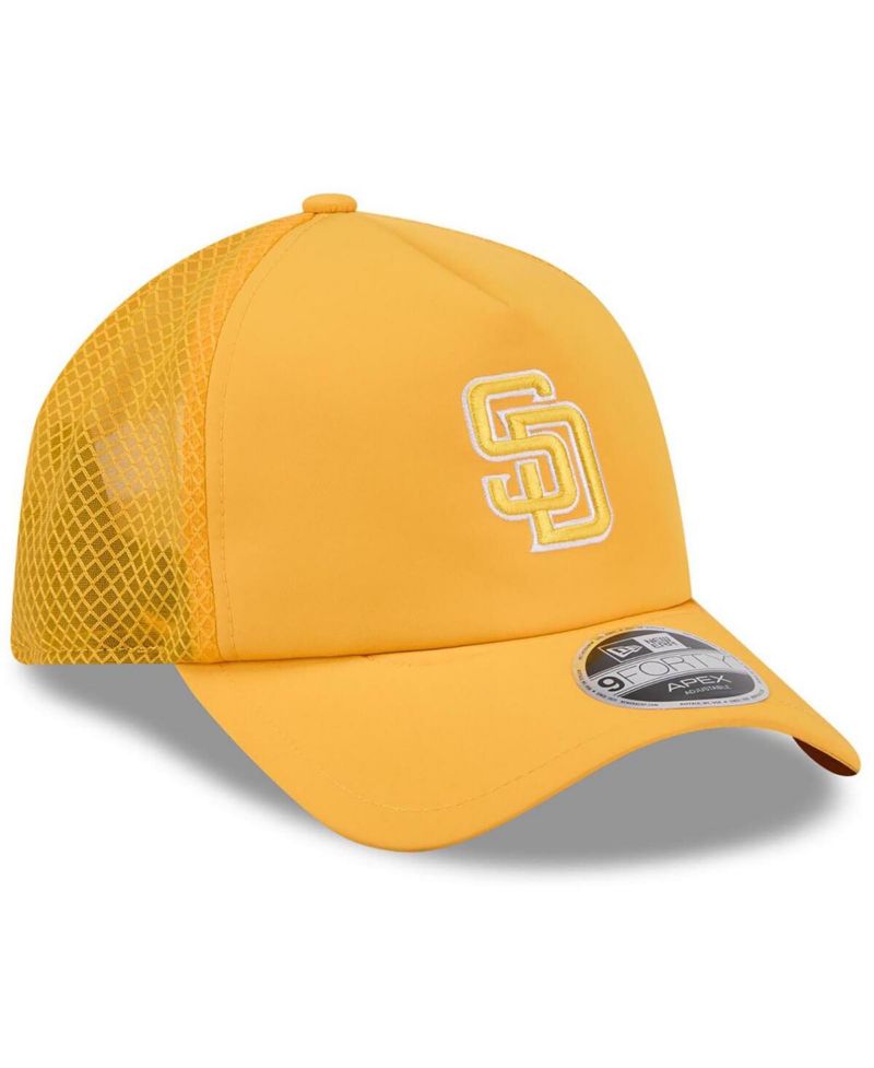 Men's Gold San Diego Padres 2026 Batting Practice Apex 9FORTY Adjustable Trucker Hat