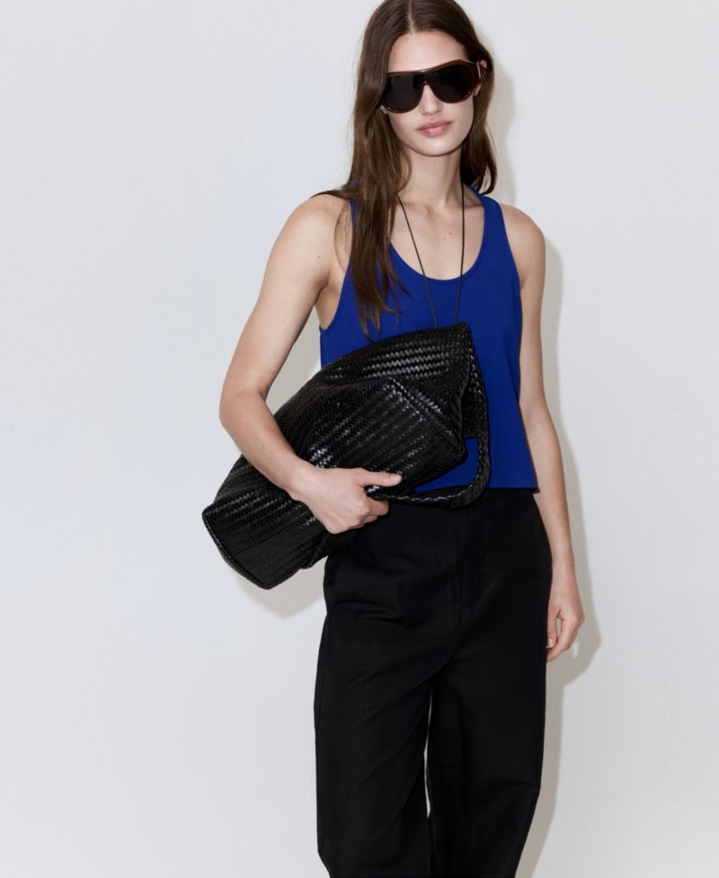 Women's Round Neckline Crop Top