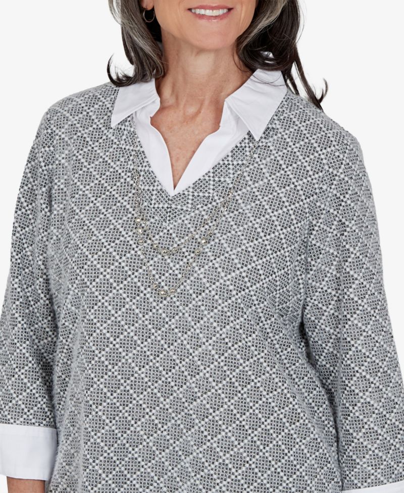 Petite Geometric 3/4-Sleeve V-Neck Blouse