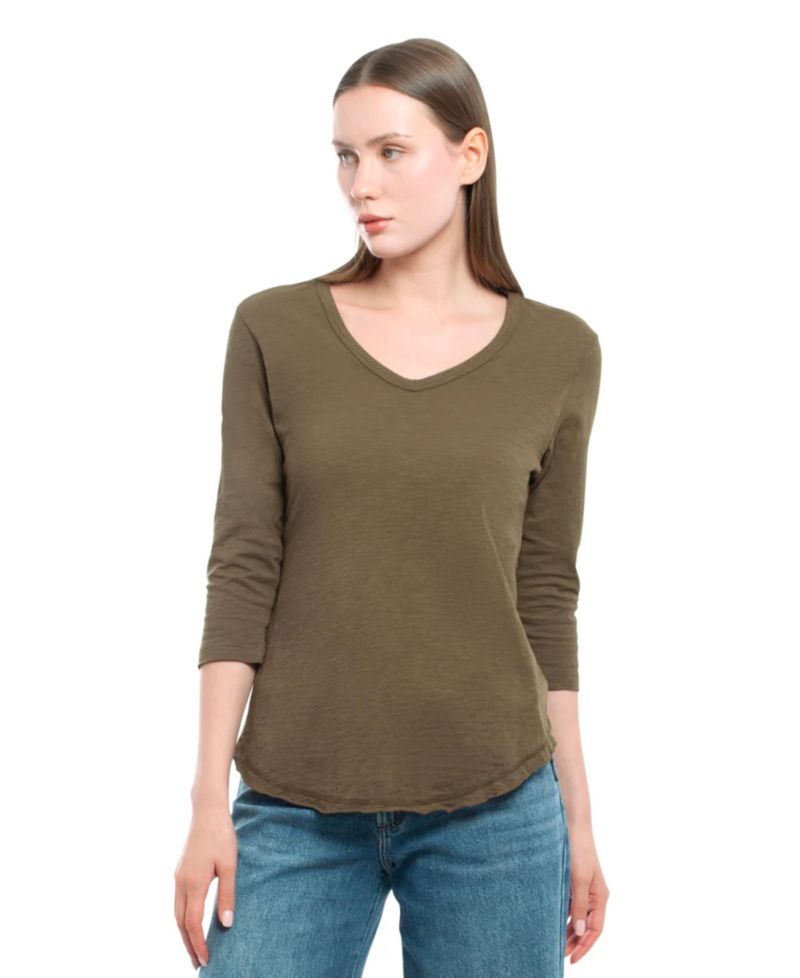 Women's 3/4 Sleeve V-Neck Shirttail Tee