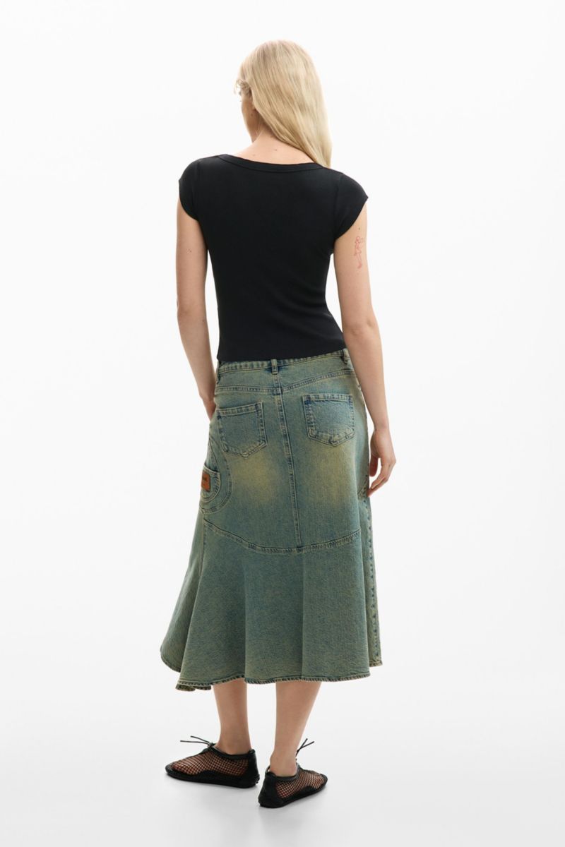 Women's Fitted flower t-shirt