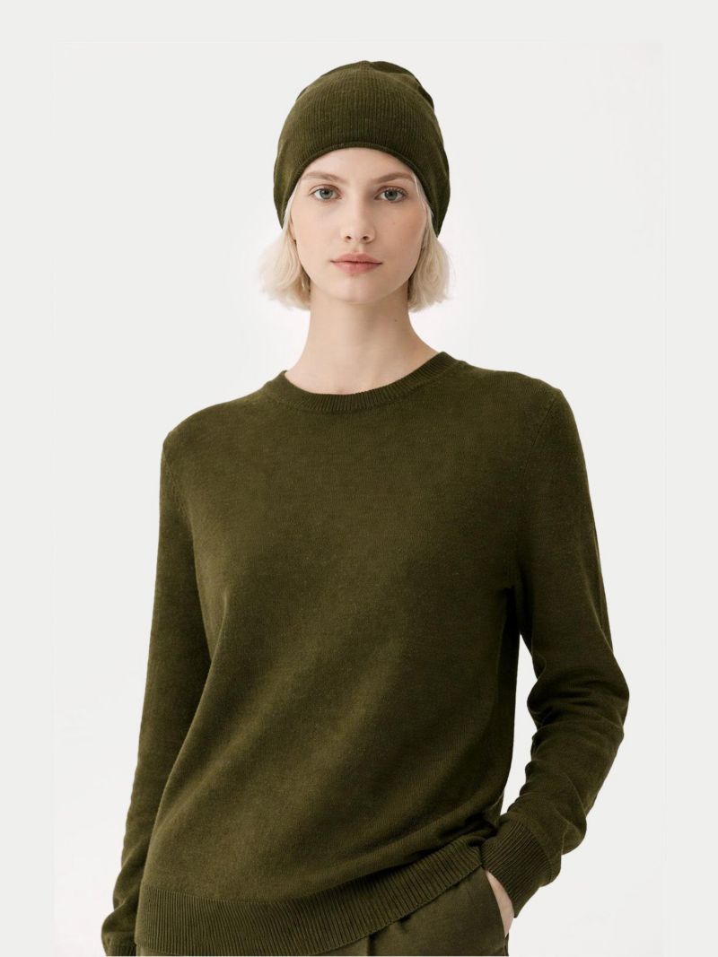 Women's Hat & Sweater