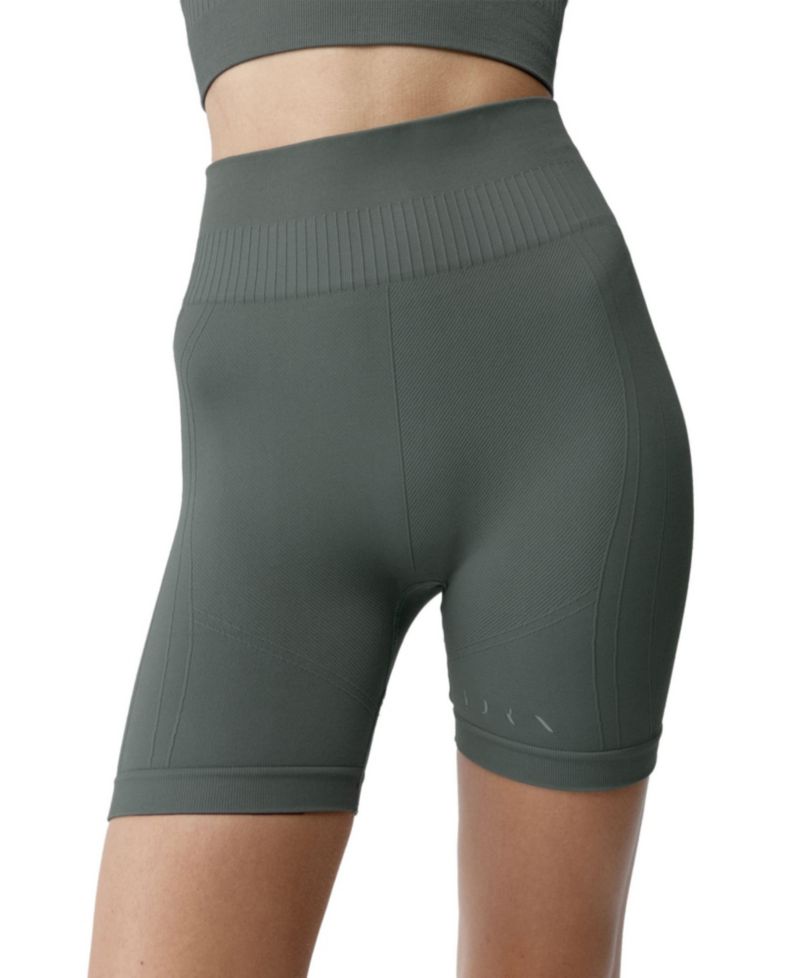 Women's Eris Seamless Sports Short