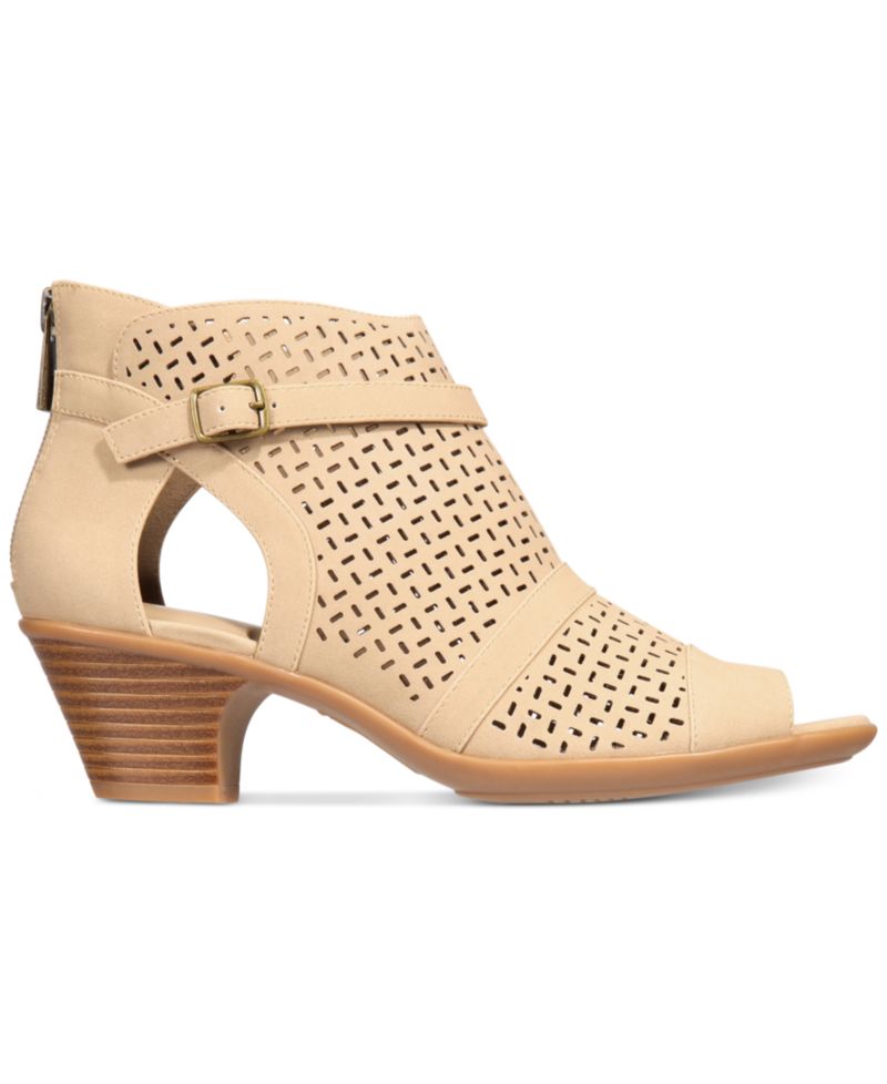 Carrigan Sandals