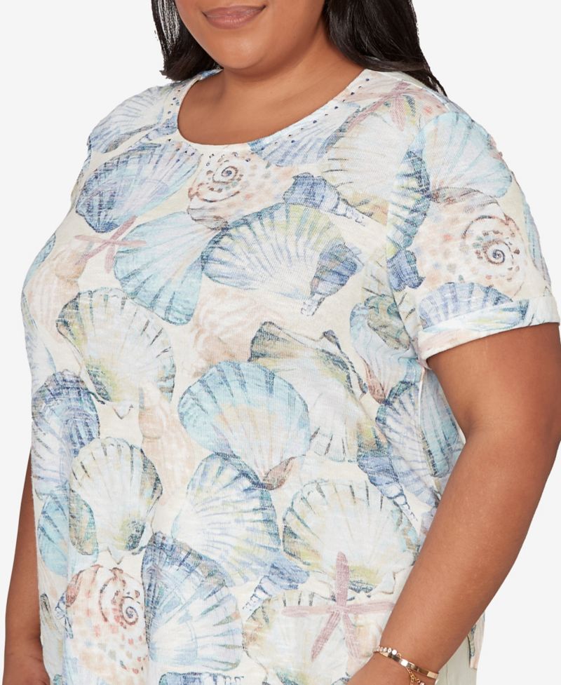 Plus Size Vintage Charm Seashells Embellished Solid T-Shirt