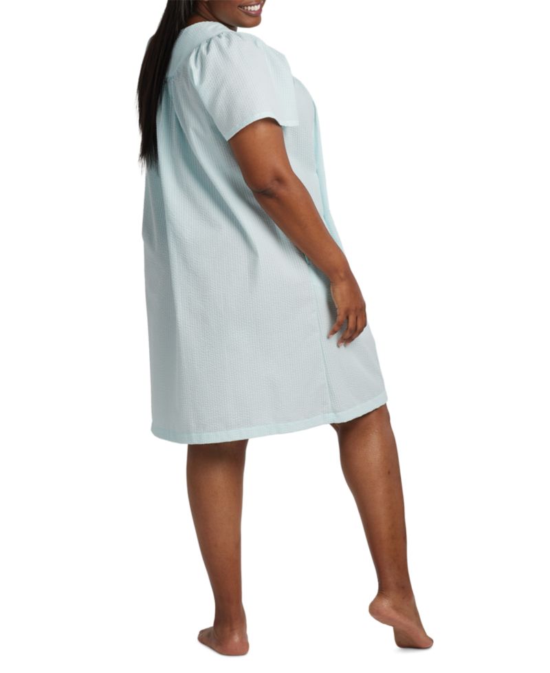 Plus Size Snap-Front Short Seersucker Robe