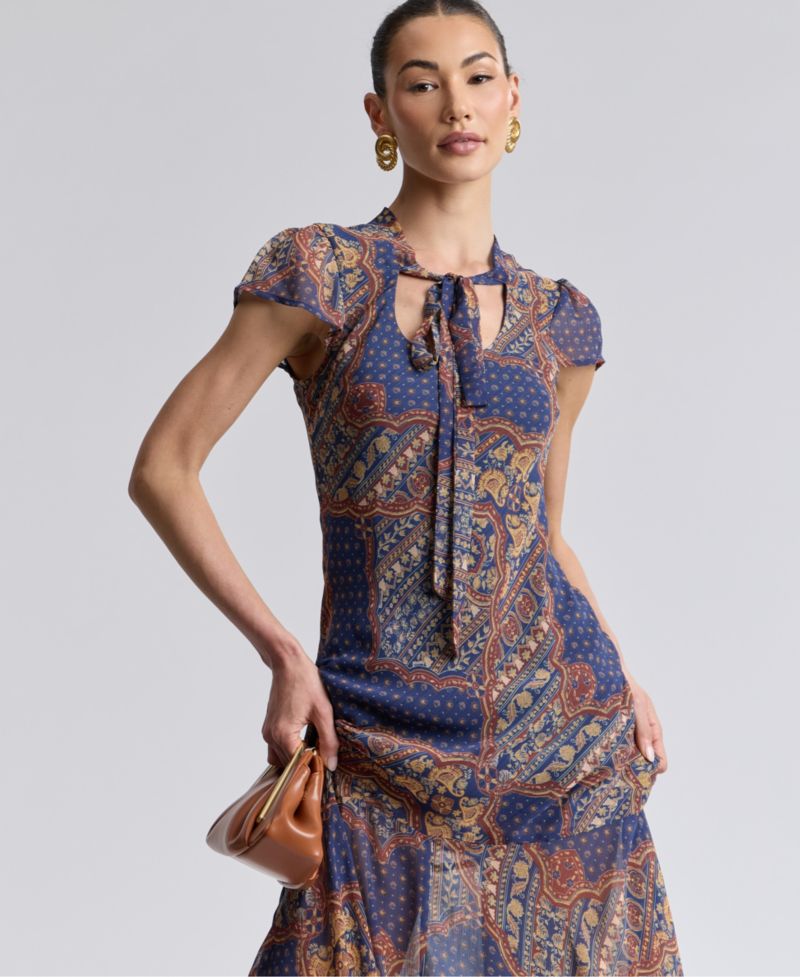 Women's Scoop Neck Tie Detail Godet Maxi Dress