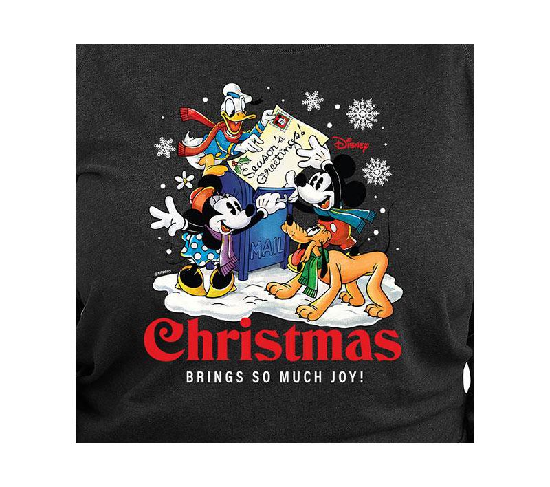 Plus Size Disney Christmas Graphic Pullover T-shirt
